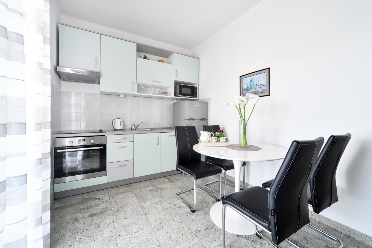 Apartments Martom Seline ภายนอก รูปภาพ